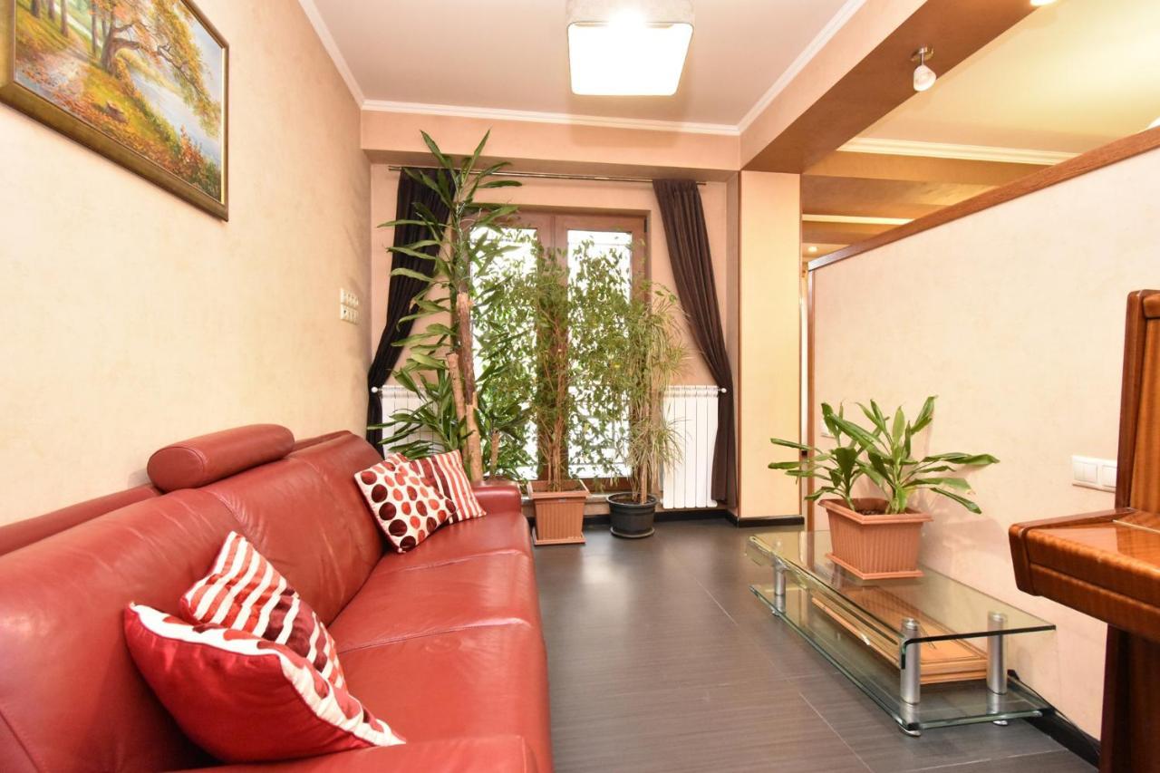 Dos Guest House Γιερεβάν Εξωτερικό φωτογραφία